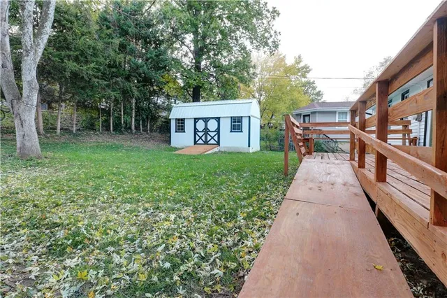 $299,875 | 5221 Northeast 39th Street, Kansas City, MO 64117