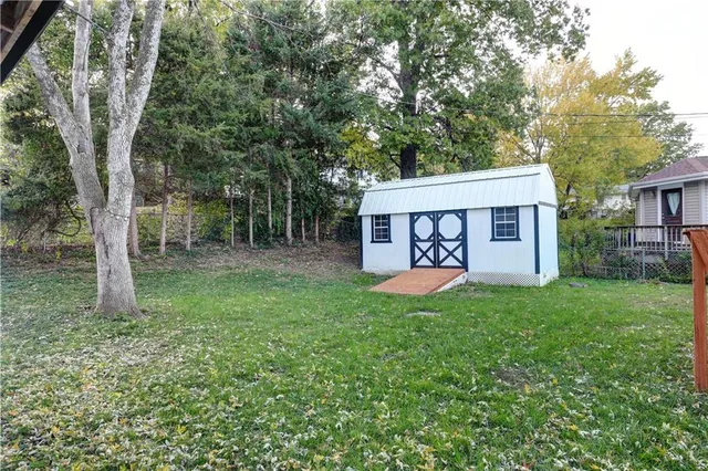 $299,875 | 5221 Northeast 39th Street, Kansas City, MO 64117