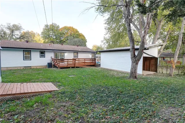 $299,875 | 5221 Northeast 39th Street, Kansas City, MO 64117