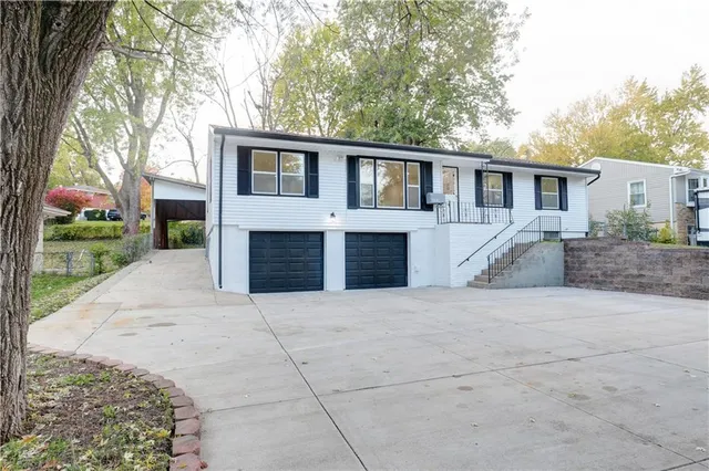 $299,875 | 5221 Northeast 39th Street, Kansas City, MO 64117