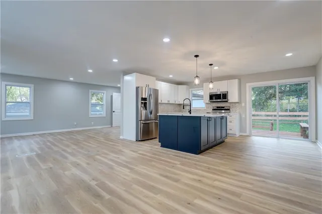 $299,875 | 5221 Northeast 39th Street, Kansas City, MO 64117