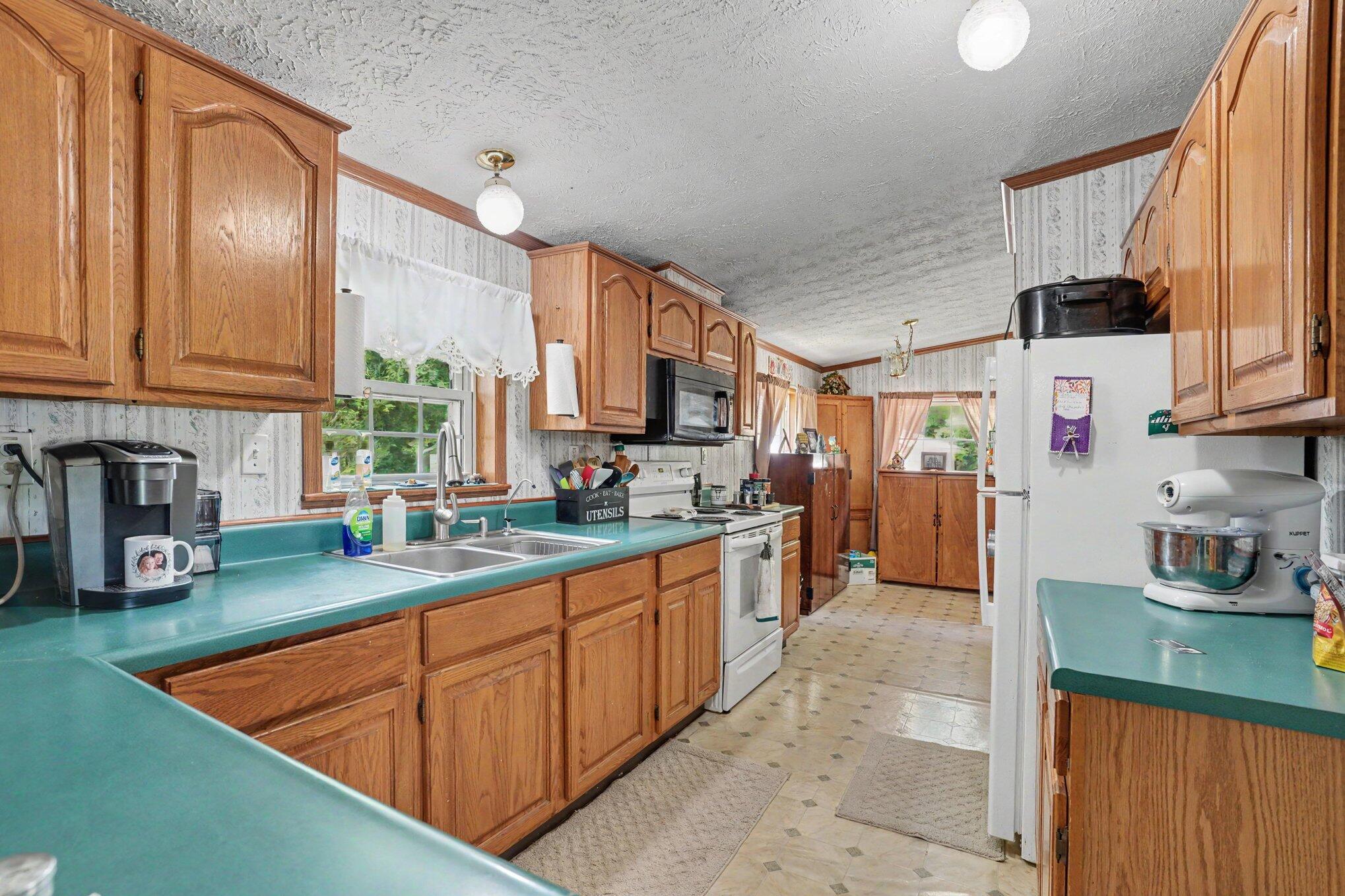 14420 Portage Road Vicksburg, MI 49097 - Photo 7 of 24 009_file_1268