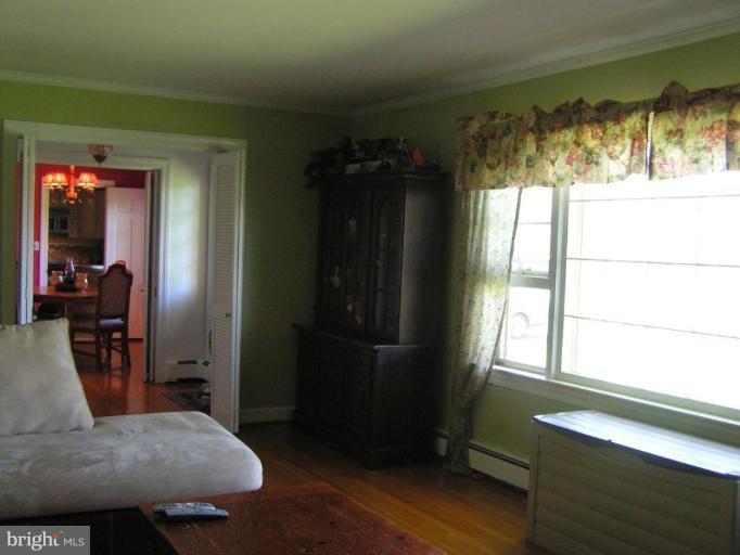 11373 Fox Hill Road Culpeper, VA 22701 - Photo 7 of 17 Living Room