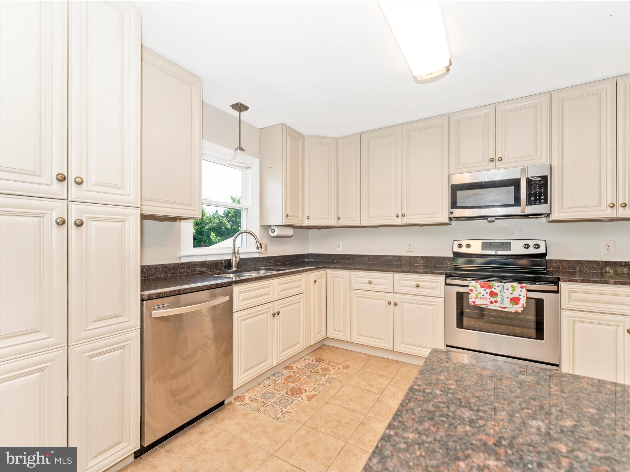 4249 Buffalo Road Mount Airy, MD 21771 - Photo 12 of 57 Kitchen