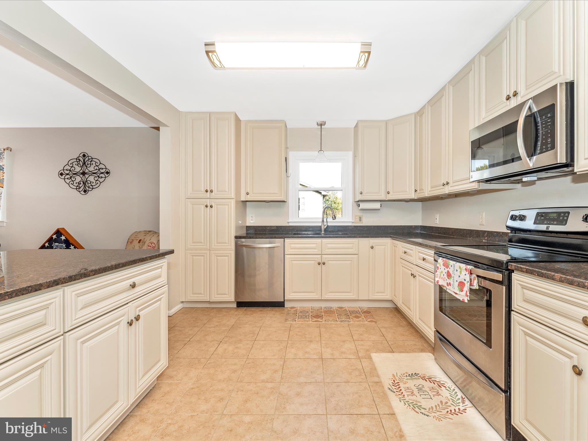 4249 Buffalo Road Mount Airy, MD 21771 - Photo 13 of 57 Kitchen