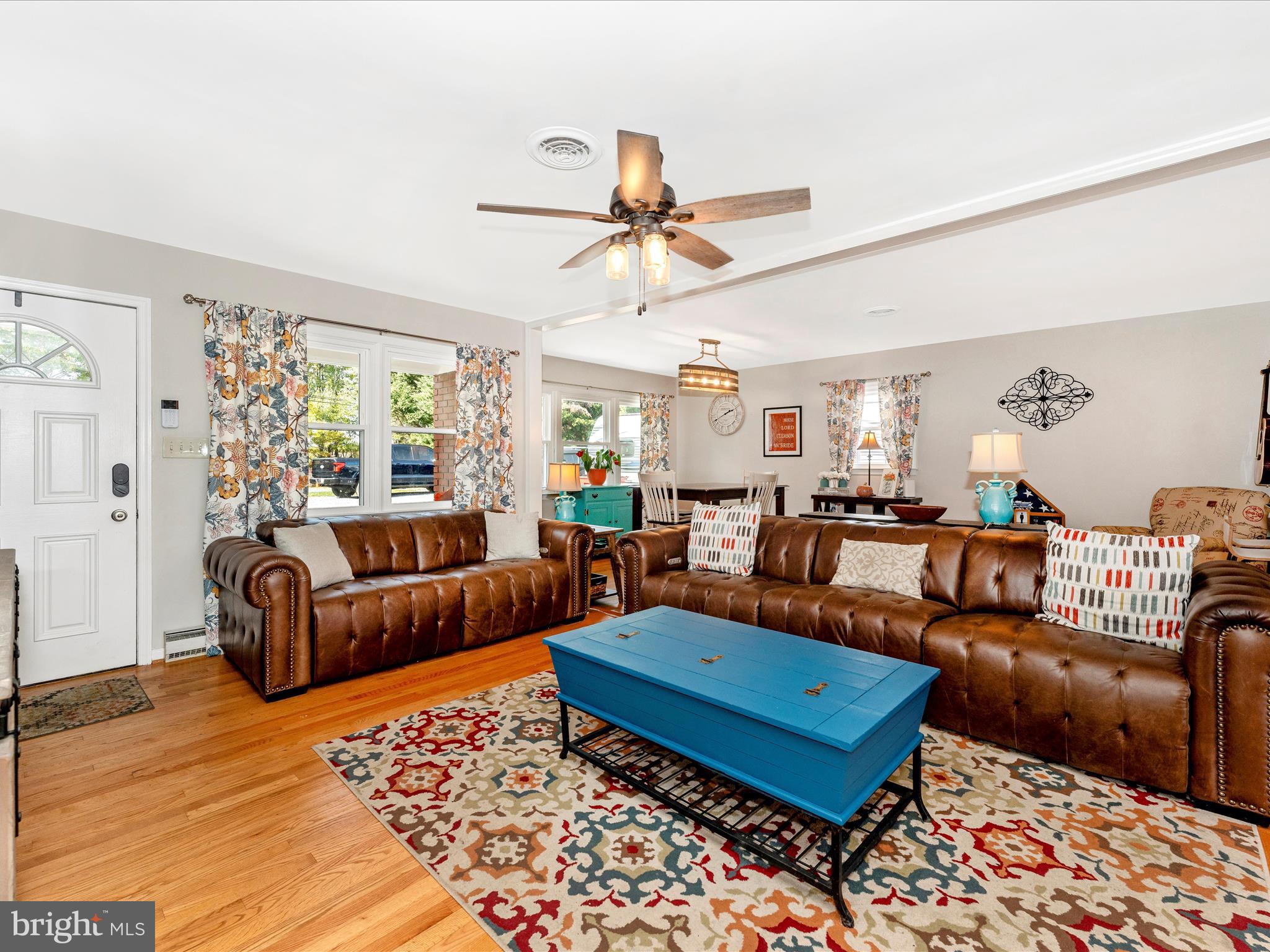 4249 Buffalo Road Mount Airy, MD 21771 - Photo 4 of 57 Living Room
