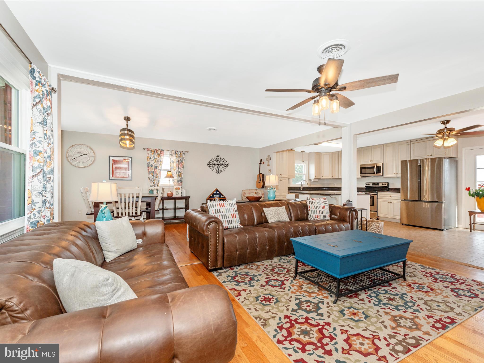 4249 Buffalo Road Mount Airy, MD 21771 - Photo 5 of 57 Living Room
