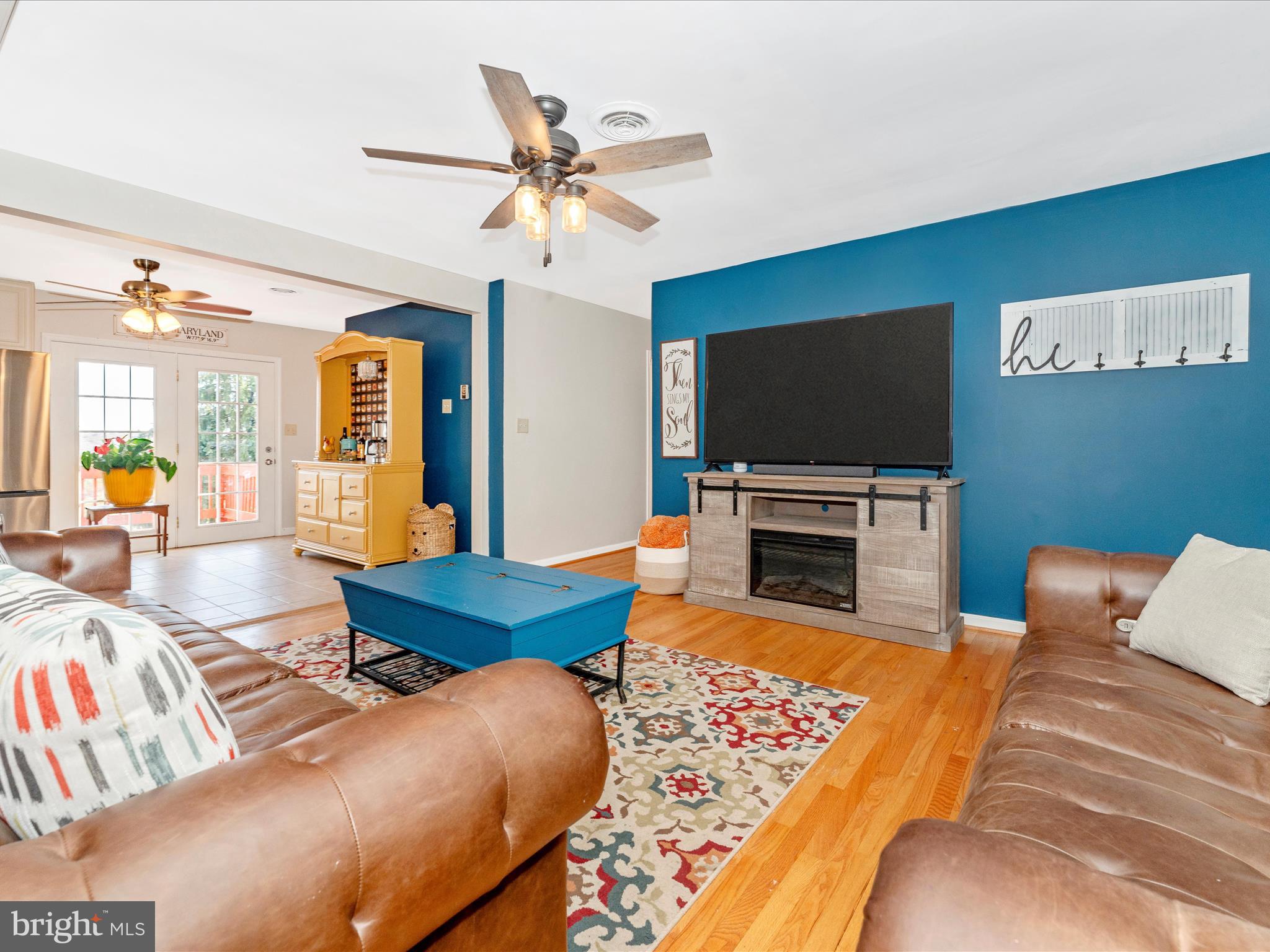 4249 Buffalo Road Mount Airy, MD 21771 - Photo 8 of 57 Living Room