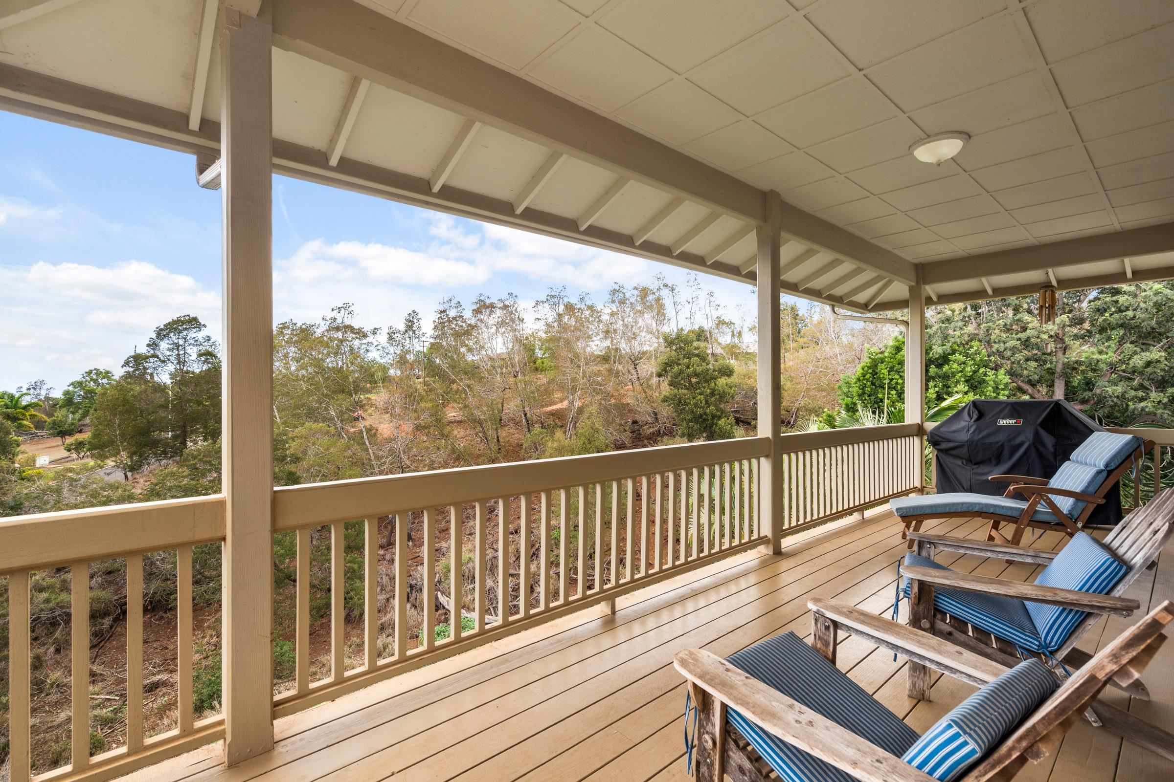 33 U'au Place Kula, HI 96790 - Photo 32 of 50 a view of balcony with wooden floor