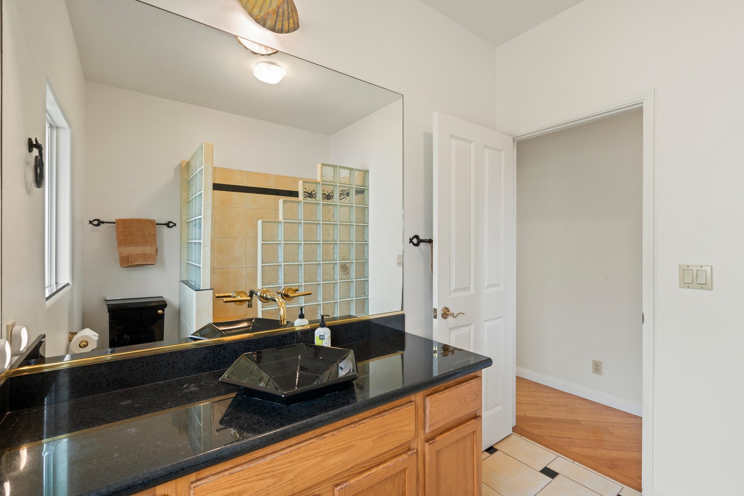 33 U'au Place Kula, HI 96790 - Photo 41 of 50 a living room with furniture and a fireplace