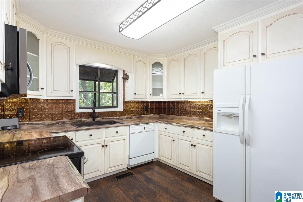 309 Shamrock Road Anniston, AL 36207 - Photo 2 of 50