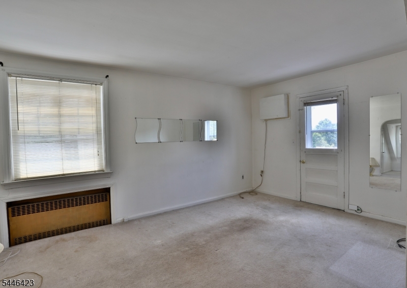 39 Chestnut Street Wallington, NJ 07057 - Photo 16 of 21