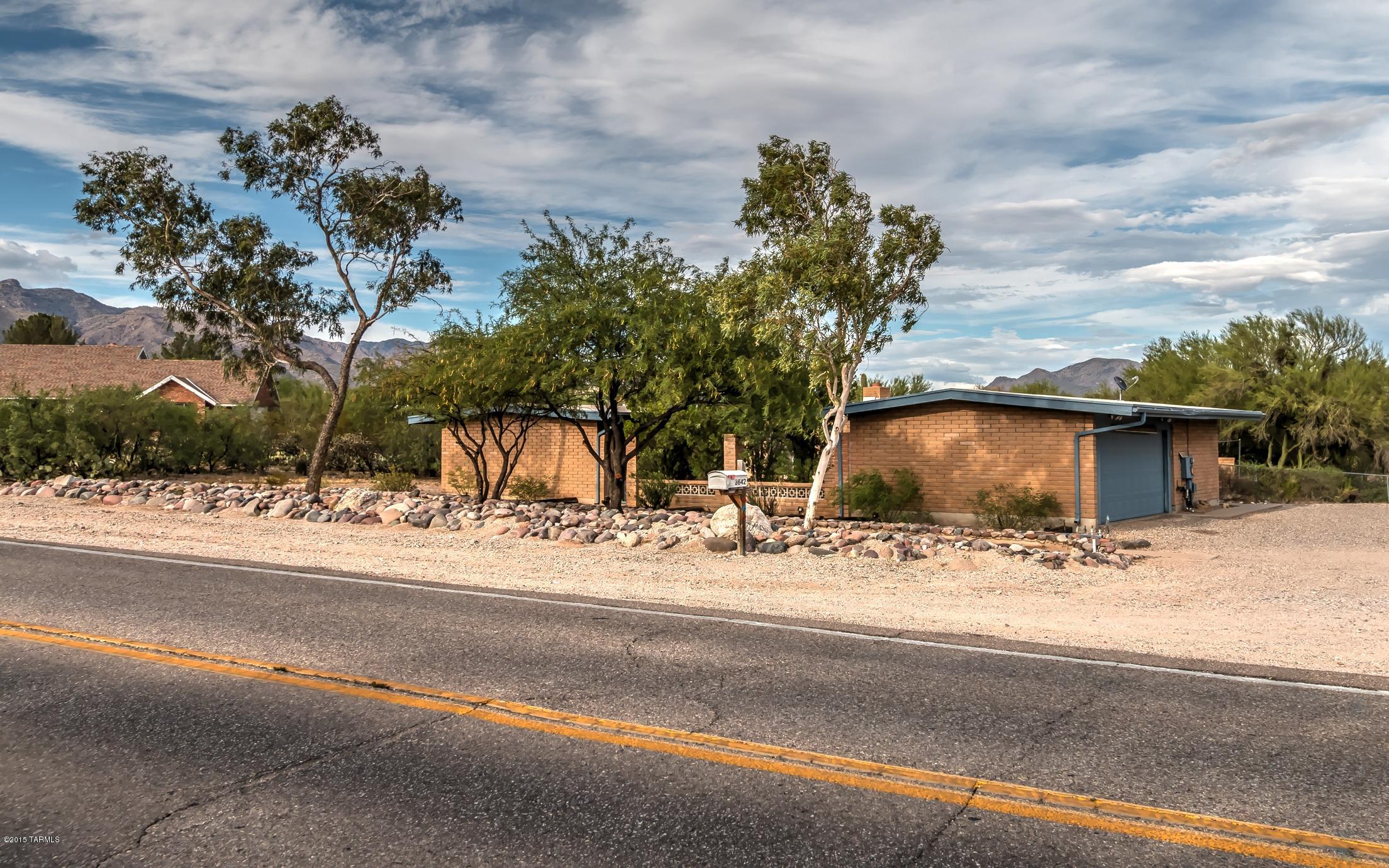 3642 North Harrison Road Tucson, AZ 85749 - Photo 4 of 42 Gallery Image 4