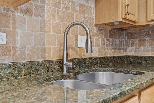 $2,100 | 3000 Bayside Drive, Unit 202, Palatine, IL 60074