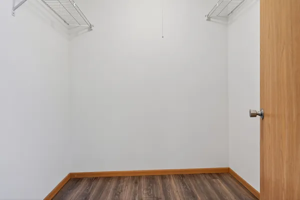 $2,100 | 3000 Bayside Drive, Unit 202, Palatine, IL 60074
