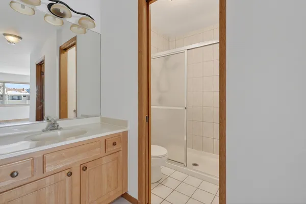 $2,100 | 3000 Bayside Drive, Unit 202, Palatine, IL 60074