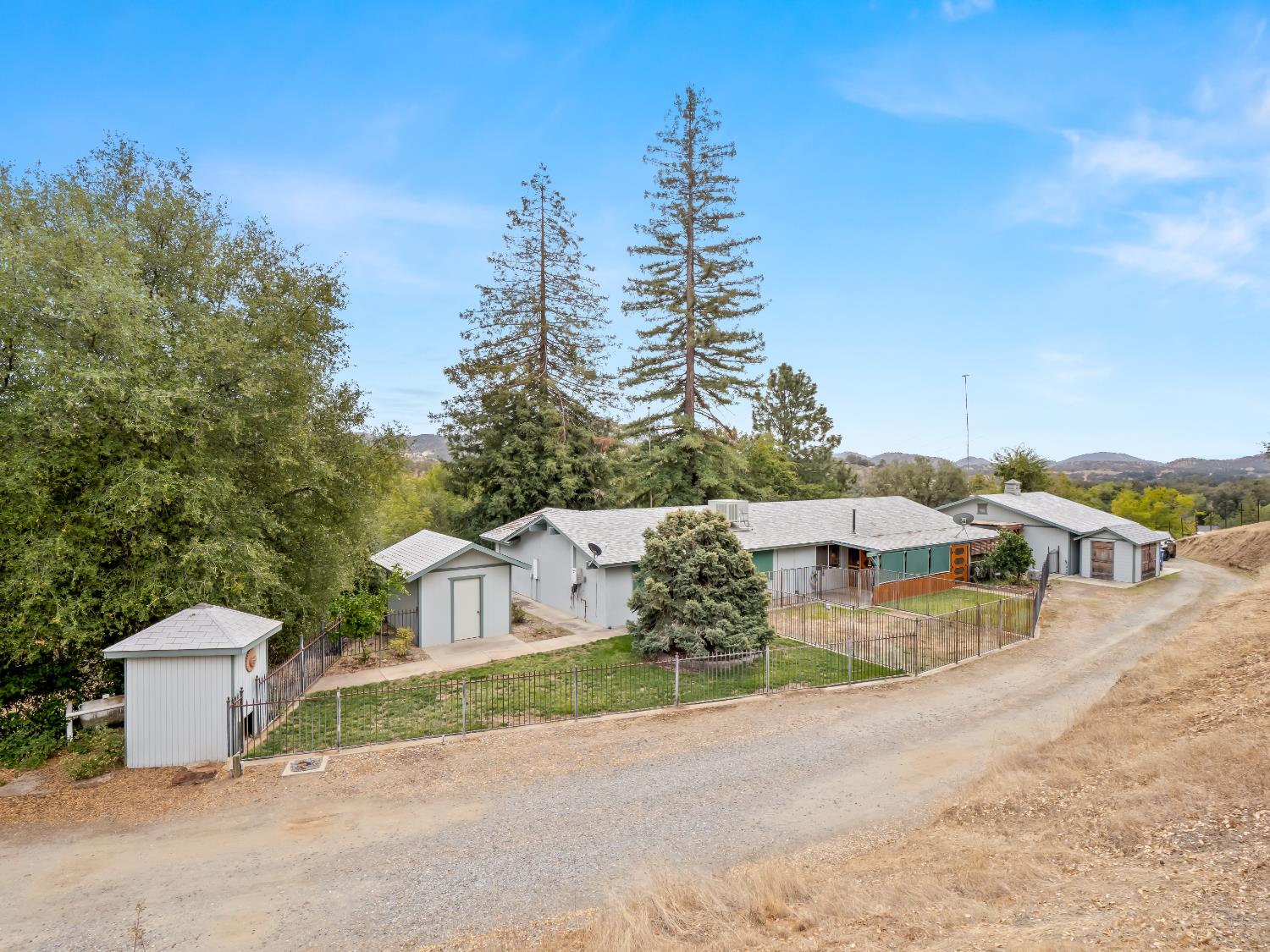 845 Elwood Road Squaw Valley, CA 93675 - Photo 3 of 67 a view of a houses with a outdoor space