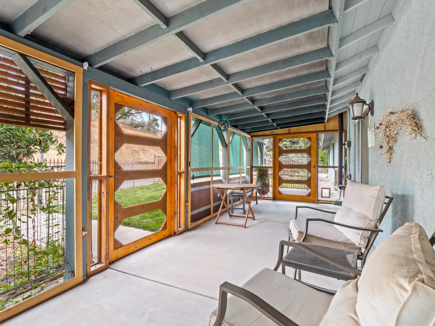 845 Elwood Road Squaw Valley, CA 93675 - Photo 46 of 67 a living room with furniture and a large window