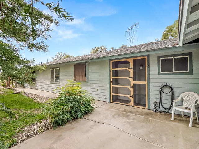 $450,000 | 845 Elwood Road, Squaw Valley, CA 93675