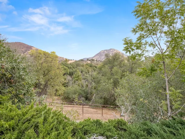 $450,000 | 845 Elwood Road, Squaw Valley, CA 93675