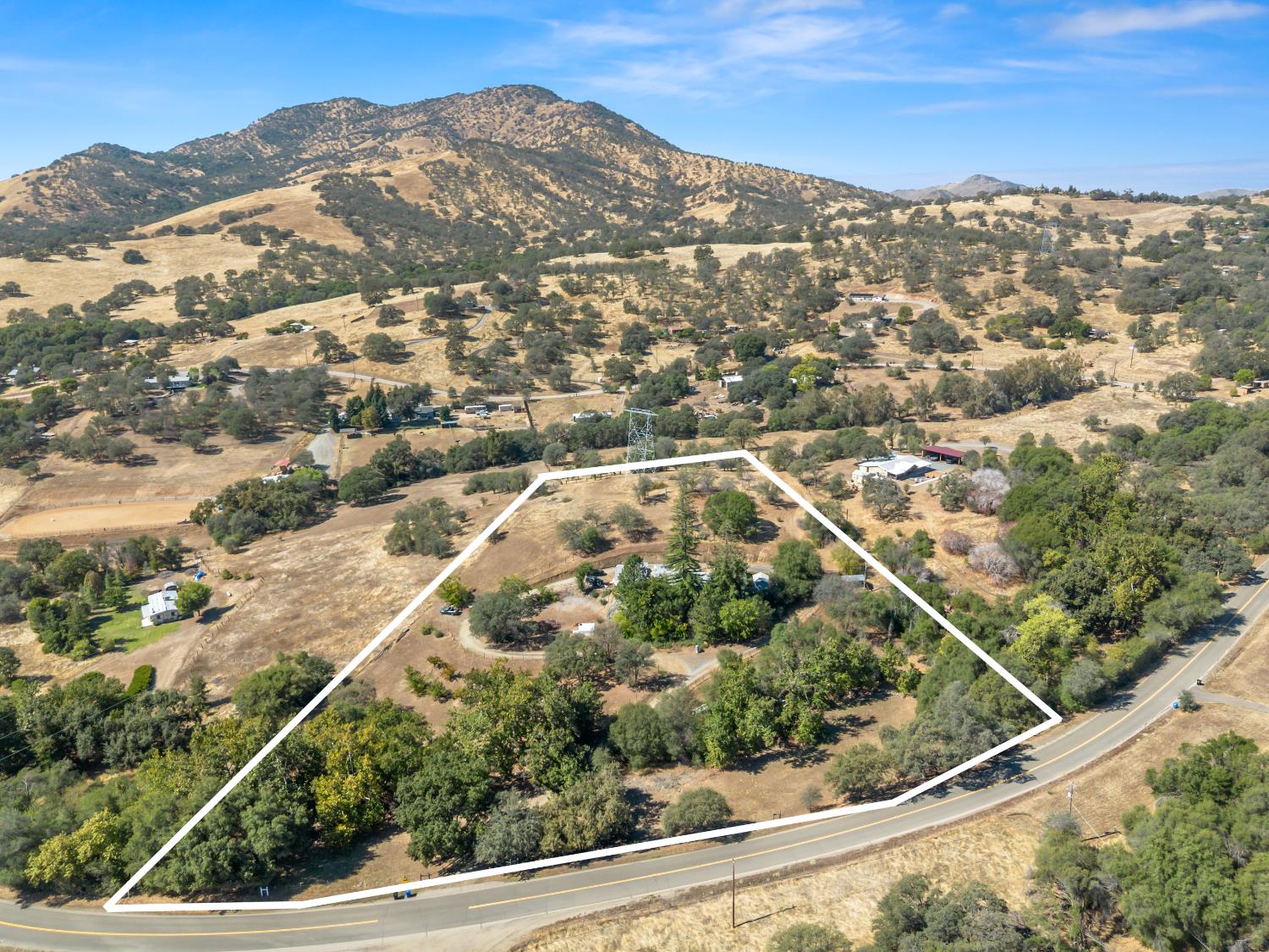 845 Elwood Road Squaw Valley, CA 93675 - Photo 67 of 67 an aerial view of residential houses with outdoor space