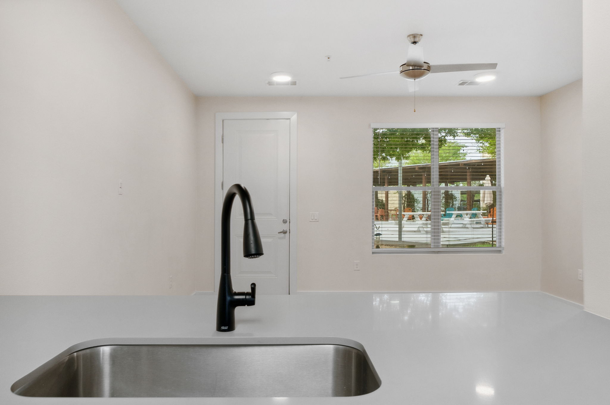 7805 Cooper Lane, Unit 606 Austin, TX 78745 - Photo 11 of 35 a bathroom with a sink and a bathtub