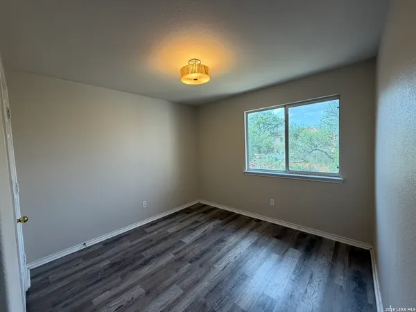$2,050 | 1323 Pinnacle Falls, San Antonio, TX 78260