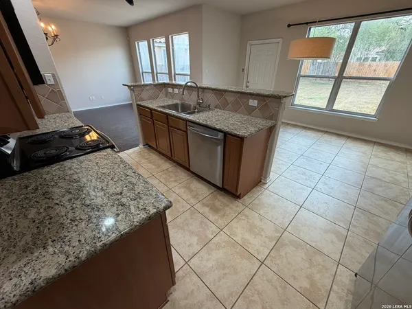 $2,050 | 1323 Pinnacle Falls, San Antonio, TX 78260