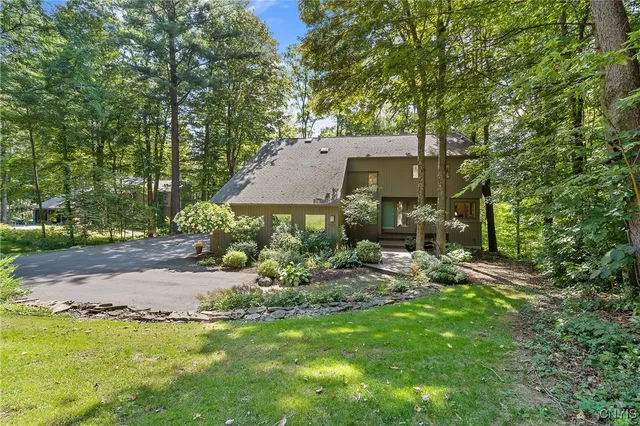 $835,000 | 7295 Wakefield Drive, Manlius, NY 13066