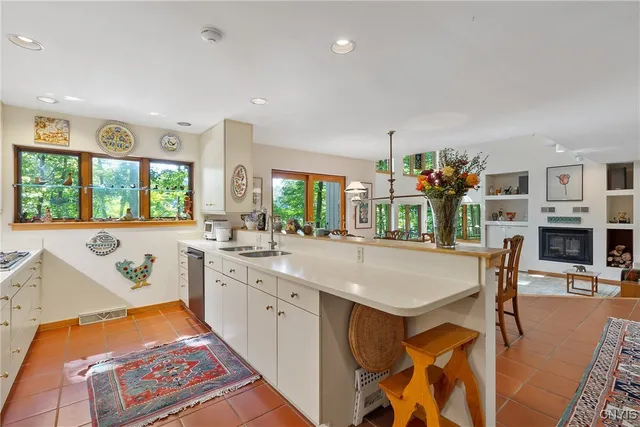 $835,000 | 7295 Wakefield Drive, Manlius, NY 13066