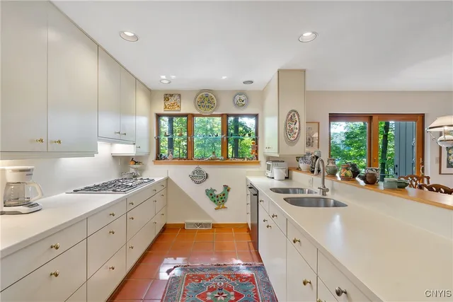 $835,000 | 7295 Wakefield Drive, Manlius, NY 13066