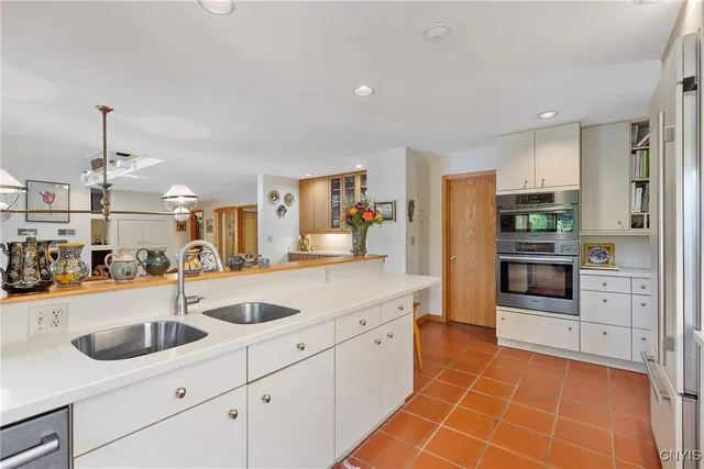 $835,000 | 7295 Wakefield Drive, Manlius, NY 13066