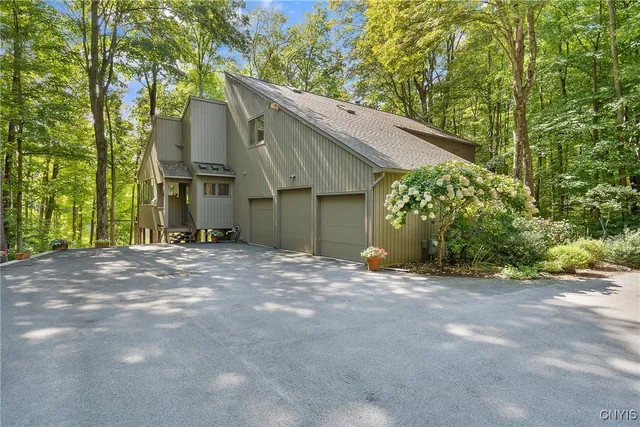 $835,000 | 7295 Wakefield Drive, Manlius, NY 13066