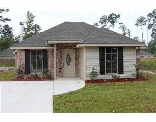 $1,900 | 808 Fay Street, Mandeville, LA 70448