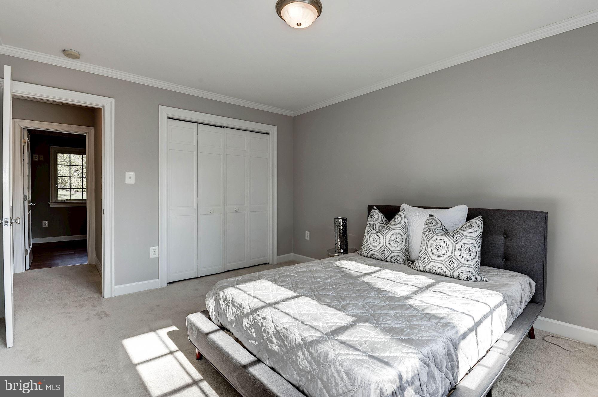 1048 Bellview Road McLean, VA 22102 - Photo 20 of 28 Up bedroom w new carpet & lots of closet space