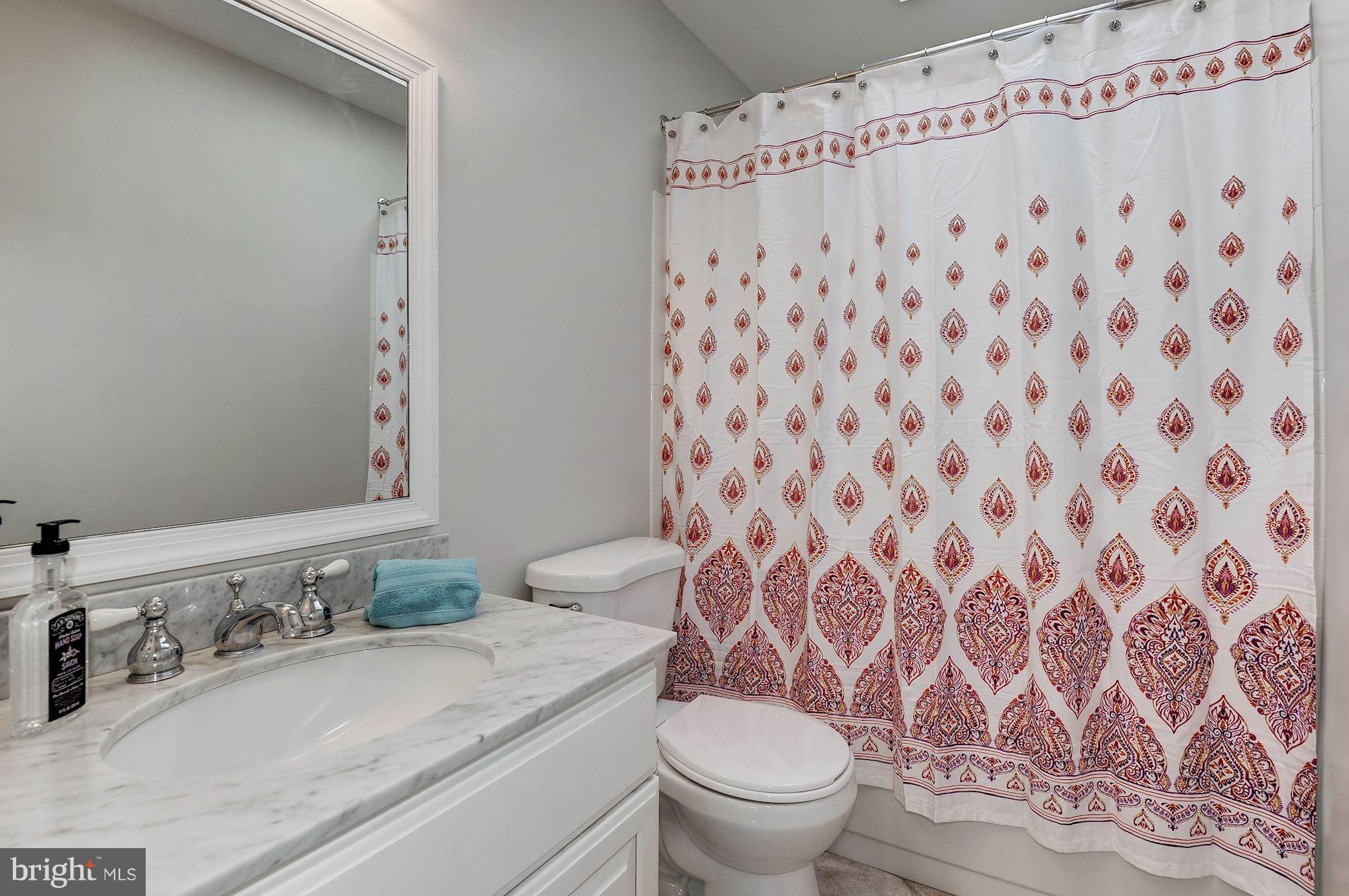 1048 Bellview Road McLean, VA 22102 - Photo 22 of 28 2nd full updated bath