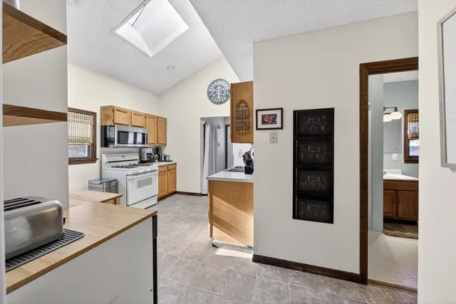 $289,900 | 5 Marion Street, South Hadley, MA 01075