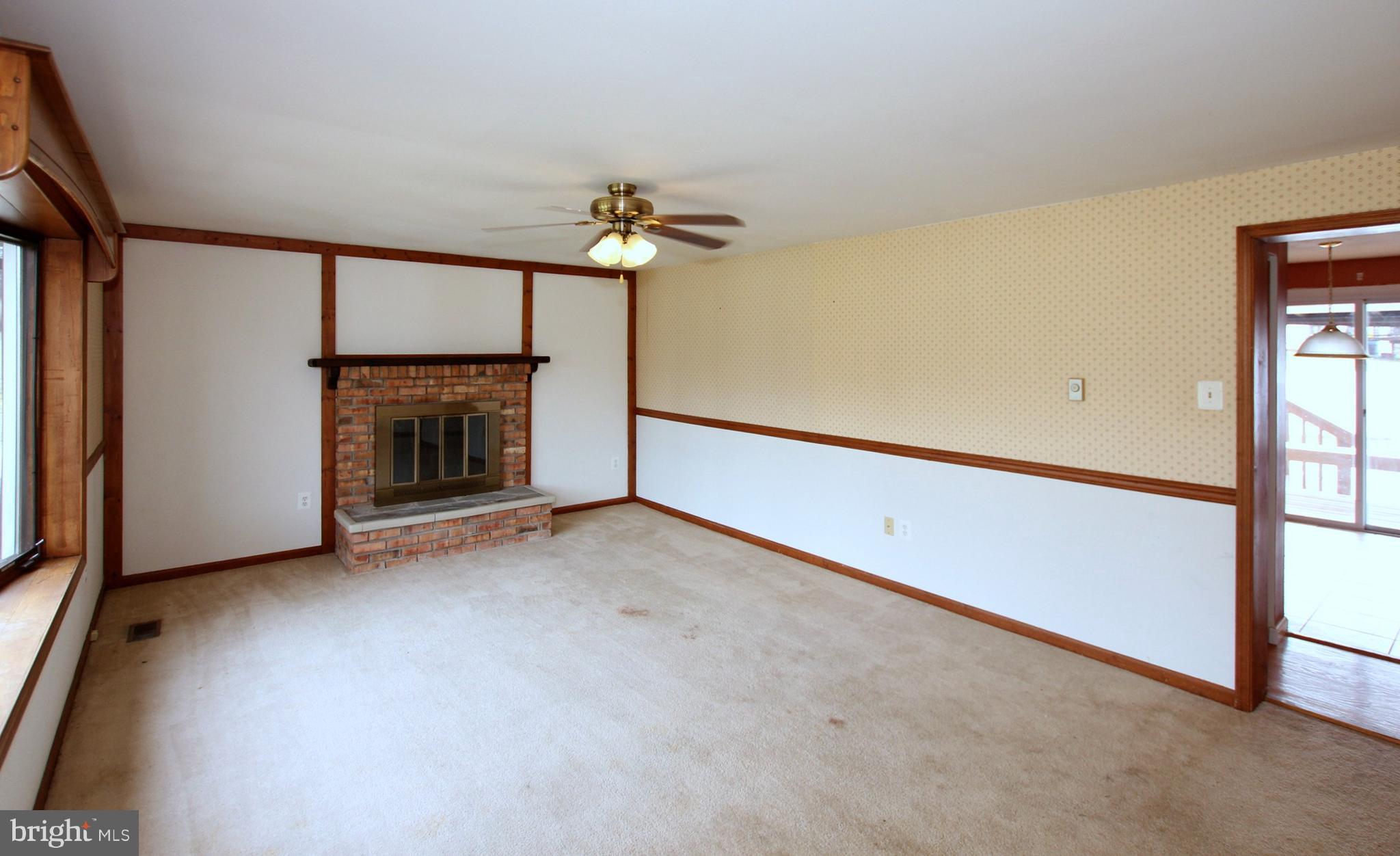 22801 Christ Church Road Aquasco, MD 20608 - Photo 3 of 30 Living room