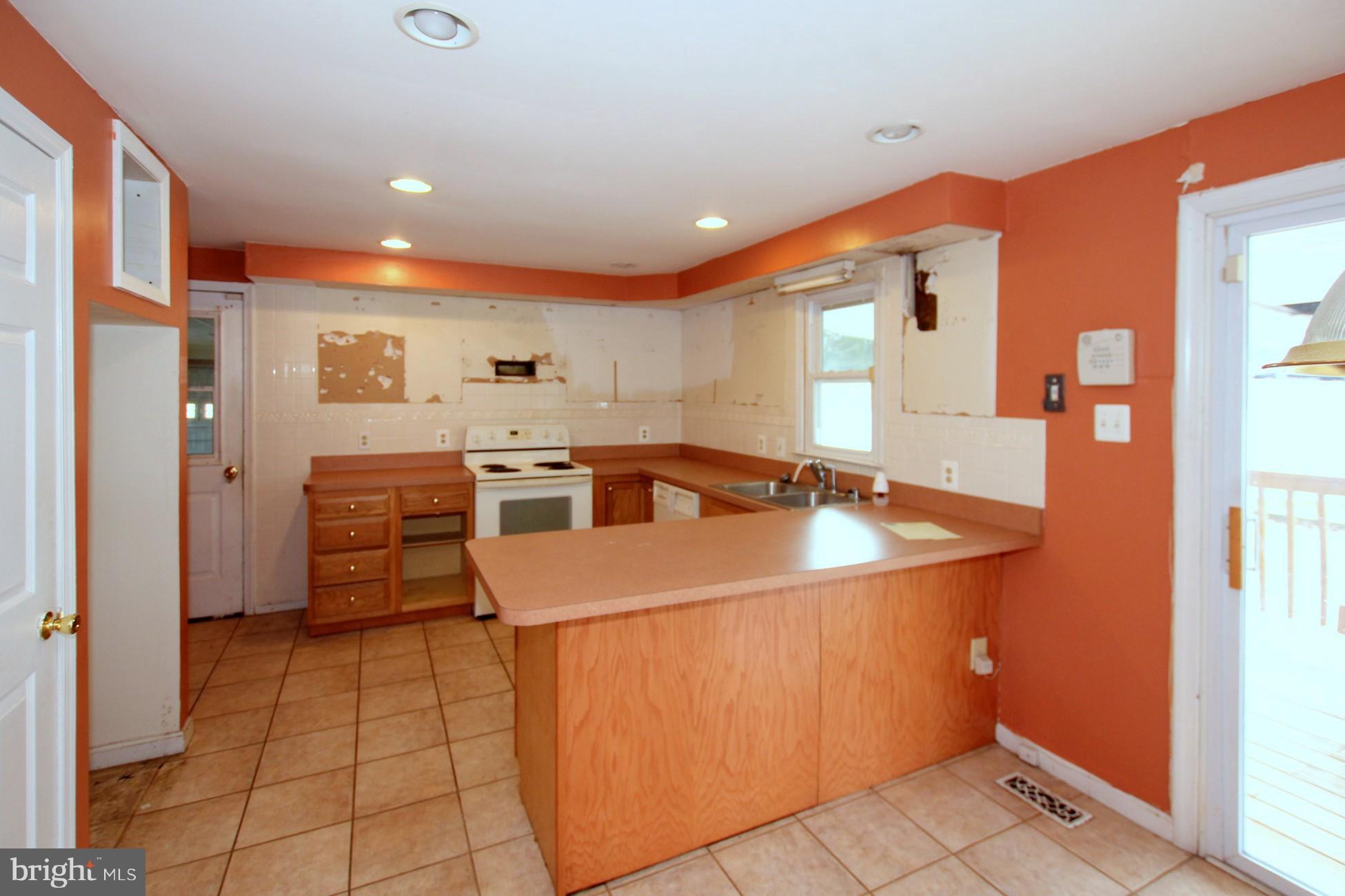 22801 Christ Church Road Aquasco, MD 20608 - Photo 5 of 30 Kitchen
