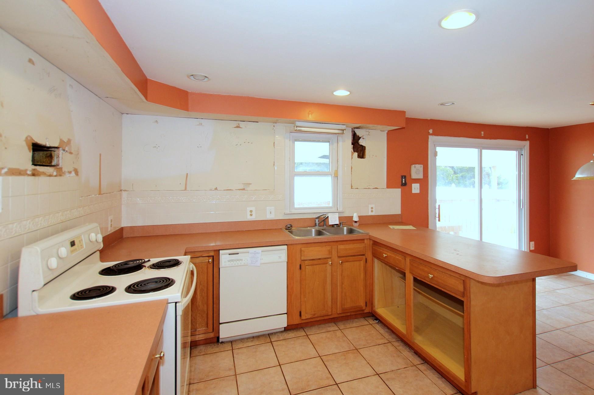 22801 Christ Church Road Aquasco, MD 20608 - Photo 6 of 30 Kitchen