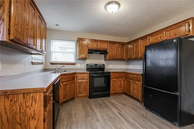 $2,005 | 1702 Briarwood Lane, Excelsior Springs, MO 64024