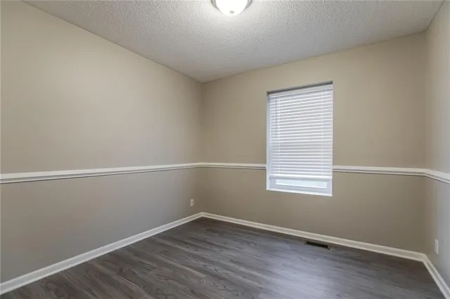 $2,005 | 1702 Briarwood Lane, Excelsior Springs, MO 64024