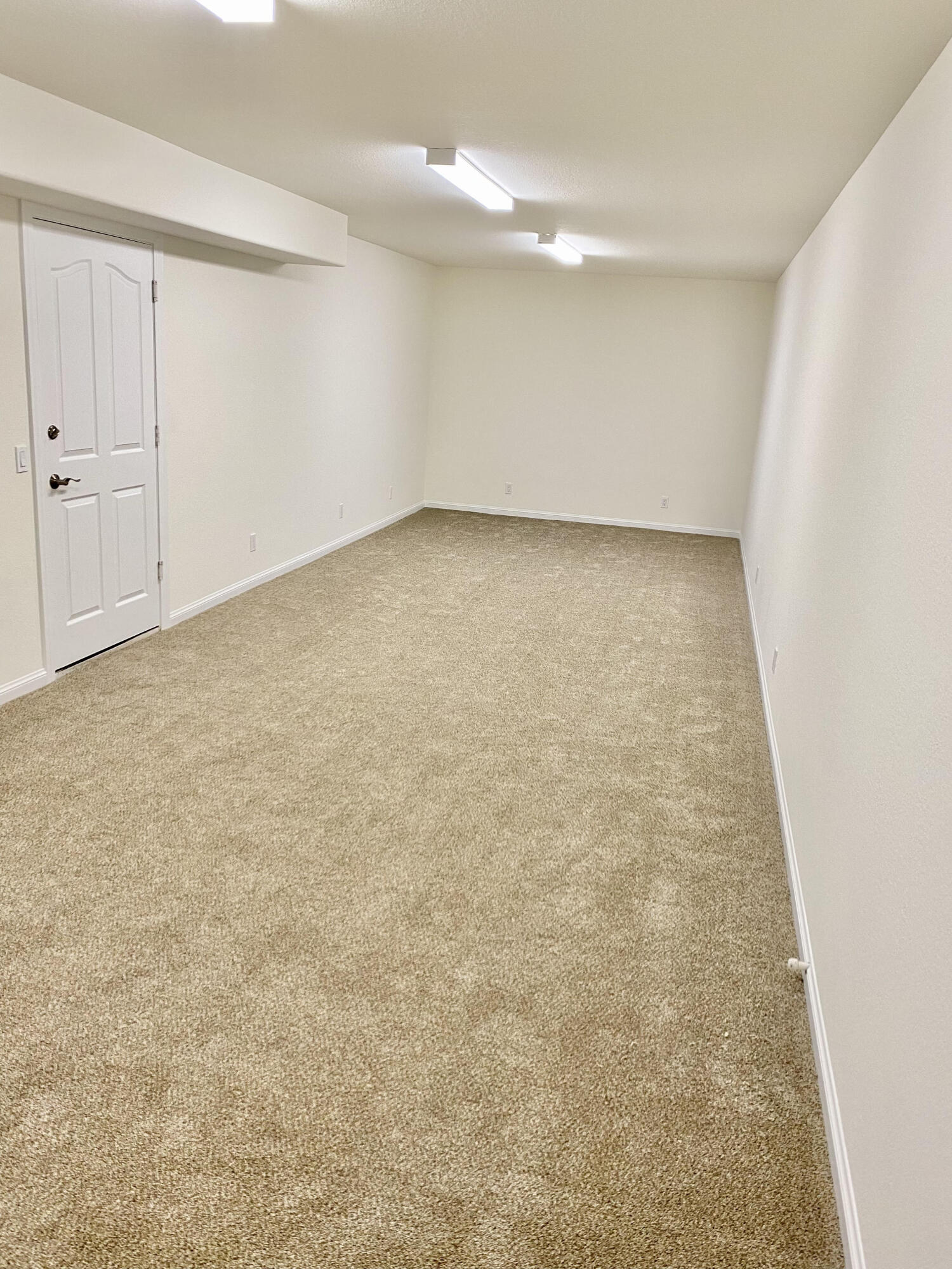 451 Spring Road Shelter Cove, CA 95589 - Photo 25 of 29 Family Room
