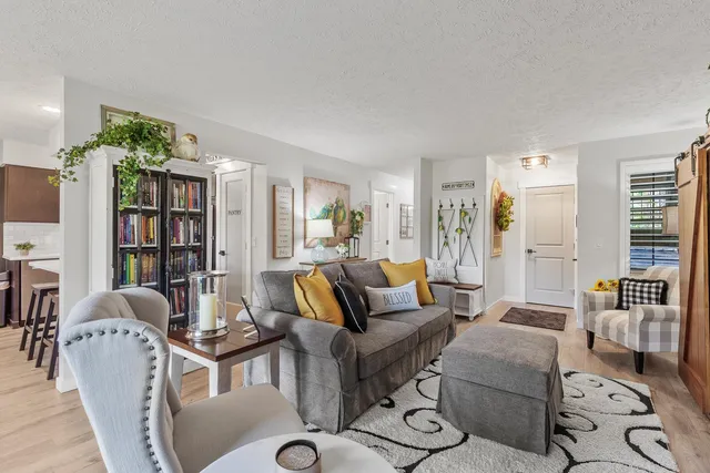 $345,000 | 101 South Neyland Avenue, Unit 2, Liberty Lake, WA 99019