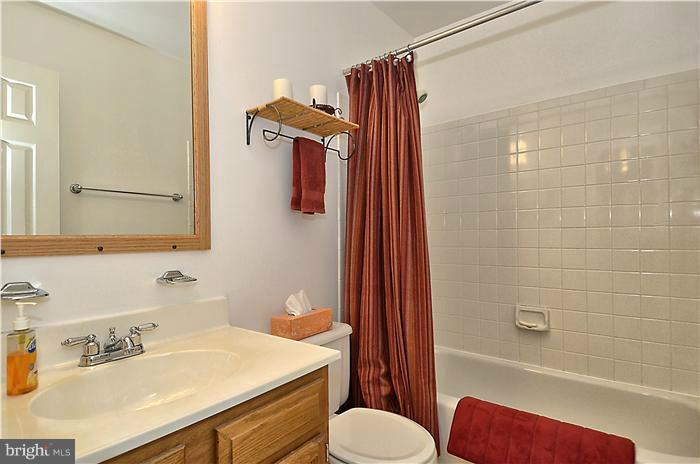 13108 Broadmore Road Silver Spring, MD 20904 - Photo 11 of 24 Bath