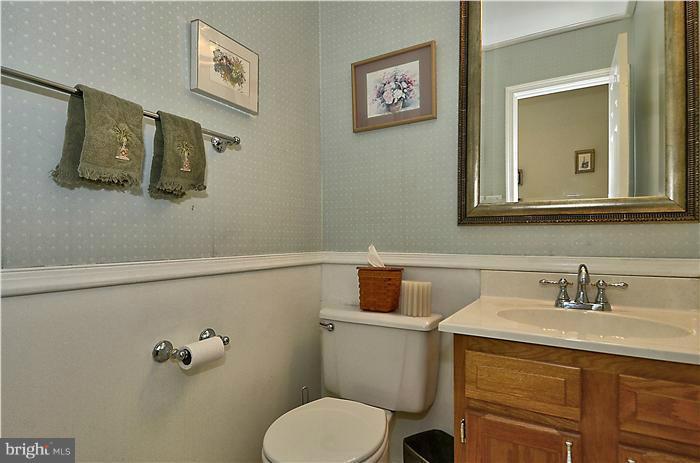13108 Broadmore Road Silver Spring, MD 20904 - Photo 17 of 24 Bath