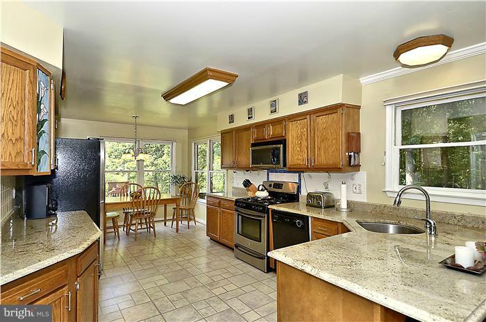 13108 Broadmore Road Silver Spring, MD 20904 - Photo 20 of 24 Kitchen