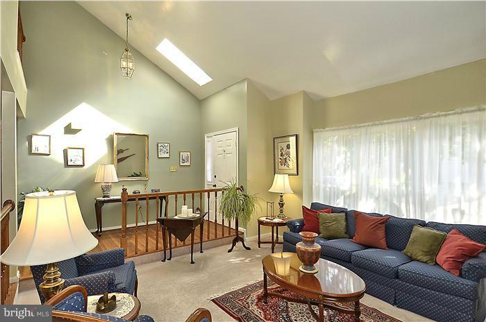 13108 Broadmore Road Silver Spring, MD 20904 - Photo 21 of 24 Living Room
