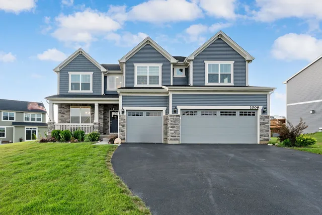 $599,900 | 1009 Persimmon Court, Crystal Lake, IL 60012