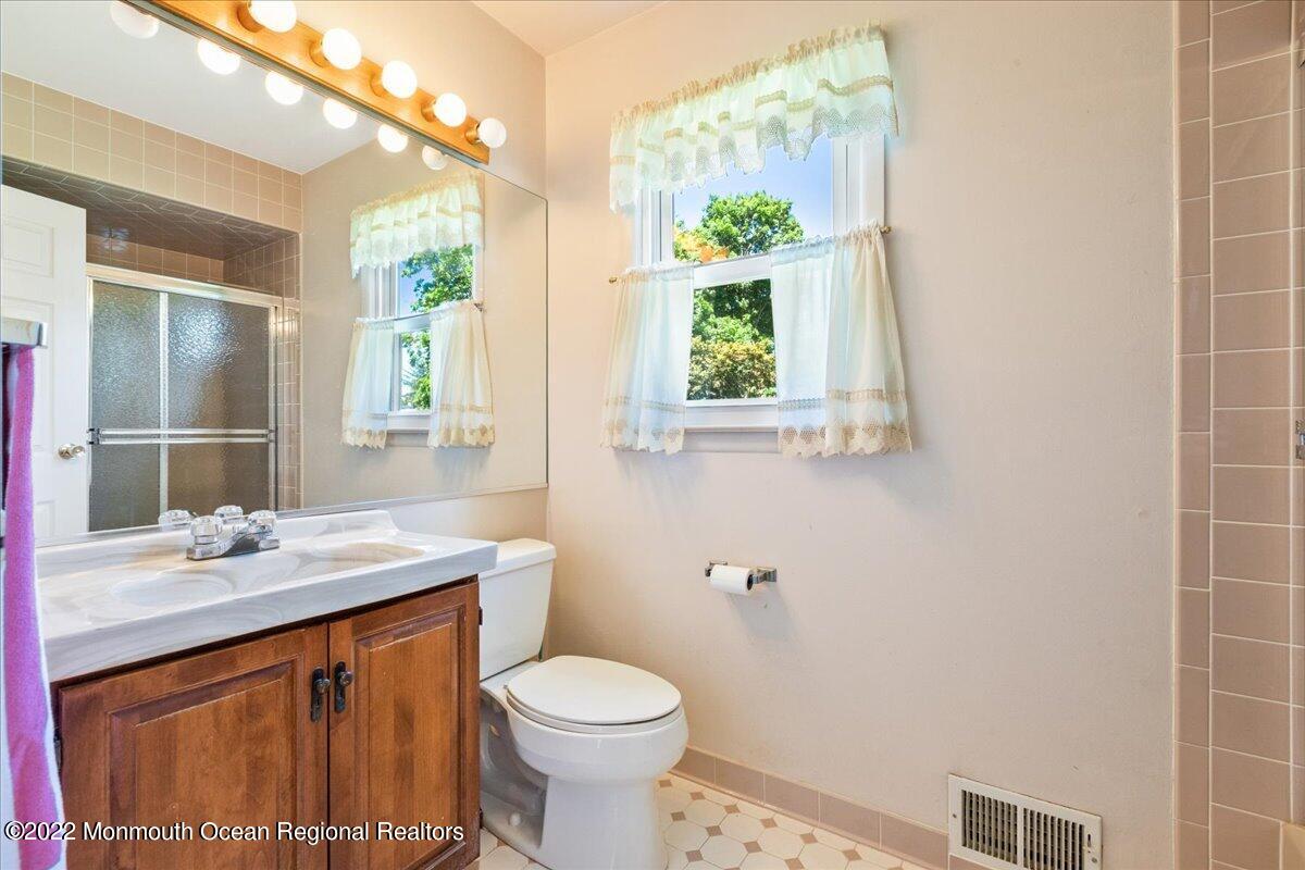11 Briar Road Freehold, NJ 07728 - Photo 15 of 20 15-11 Briar Rd, Freehold, NJ-11